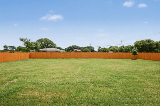 736 Candace Drive, Desoto, TX 75115