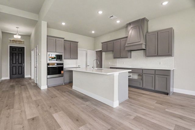 736 Candace Drive, Desoto, TX 75115