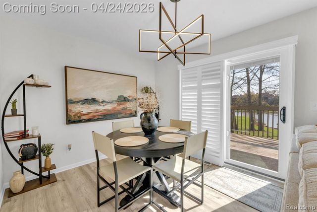 9859 Hawthorne Glen Drive, Grosse Ile, MI 48138