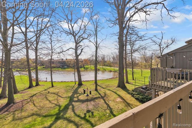 9859 Hawthorne Glen Drive, Grosse Ile, MI 48138