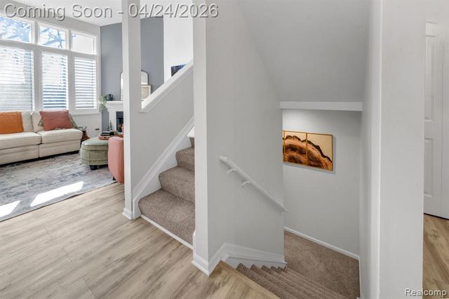 9859 Hawthorne Glen Drive, Grosse Ile, MI 48138