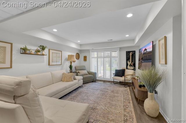 9859 Hawthorne Glen Drive, Grosse Ile, MI 48138