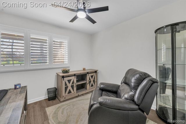 9859 Hawthorne Glen Drive, Grosse Ile, MI 48138