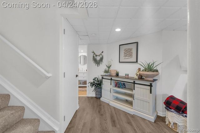 9859 Hawthorne Glen Drive, Grosse Ile, MI 48138