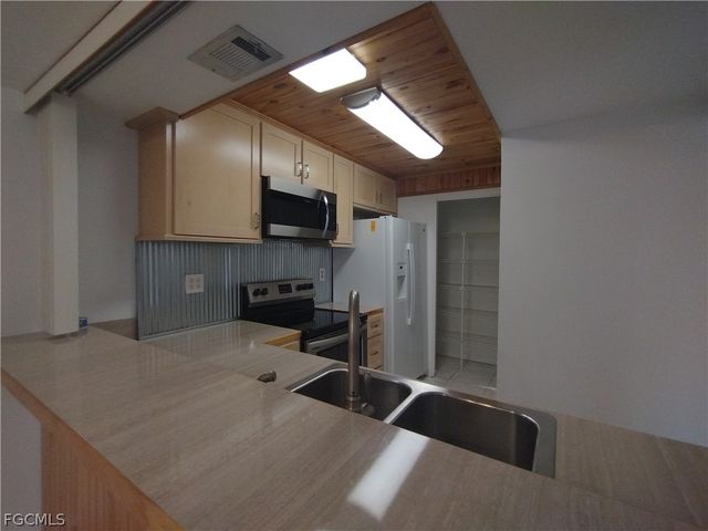 1069 Villa DR B103, Labelle, FL 33935