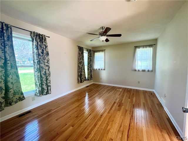 123 Plaxdale Road, Salina, NY 13088