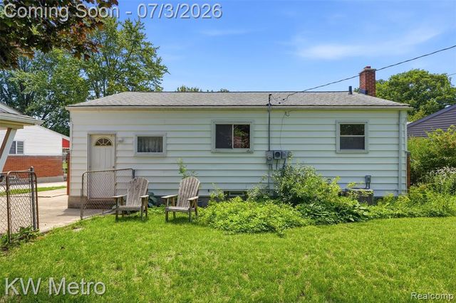 347 Hecht Drive, Madison Heights, MI 48071