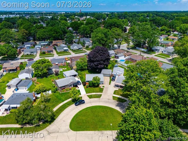 347 Hecht Drive, Madison Heights, MI 48071