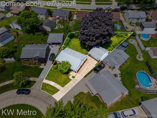 347 Hecht Drive, Madison Heights, MI 48071