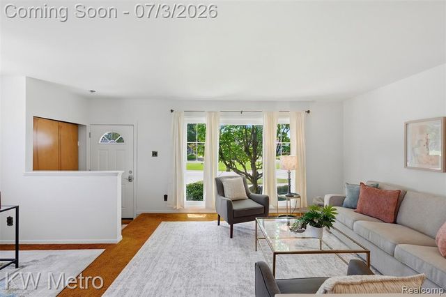 347 Hecht Drive, Madison Heights, MI 48071