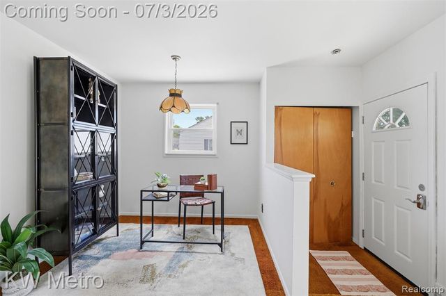 347 Hecht Drive, Madison Heights, MI 48071