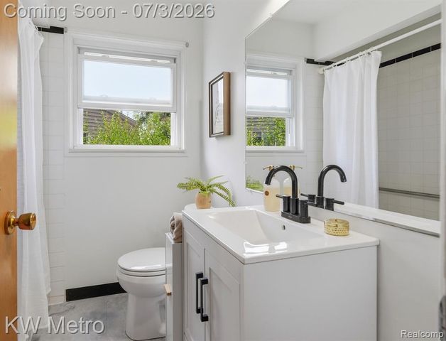 347 Hecht Drive, Madison Heights, MI 48071