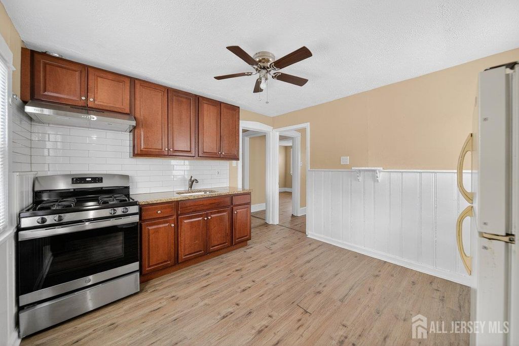 1167 Green Street B, Iselin, NJ 08830