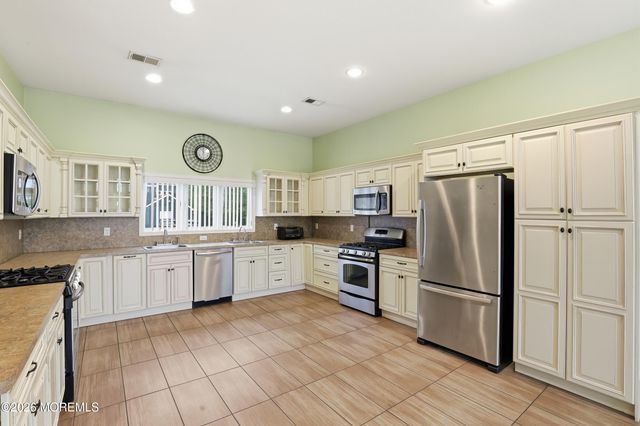 1524 Redondo Lane, Lakewood, NJ 08701