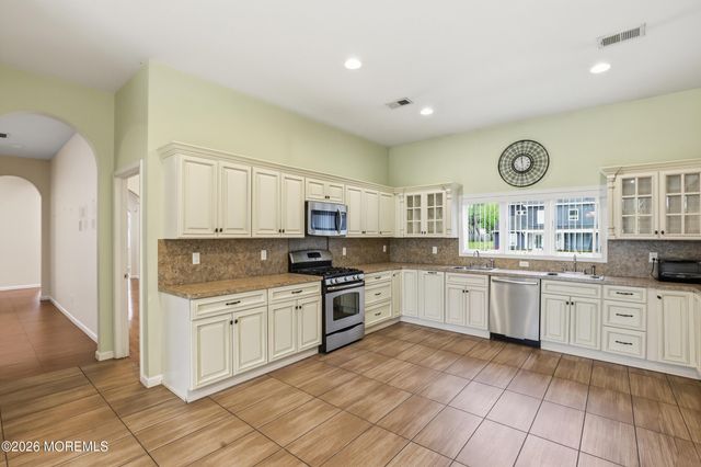 1524 Redondo Lane, Lakewood, NJ 08701