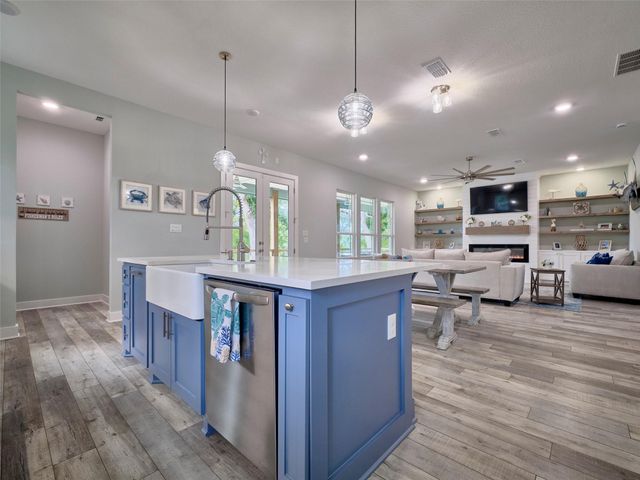 431 Private Road 652, Sargent, TX 77414