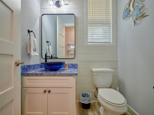 431 Private Road 652, Sargent, TX 77414