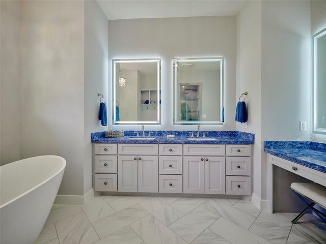 431 Private Road 652, Sargent, TX 77414