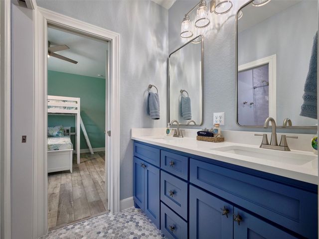 431 Private Road 652, Sargent, TX 77414