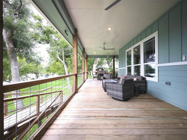 431 Private Road 652, Sargent, TX 77414