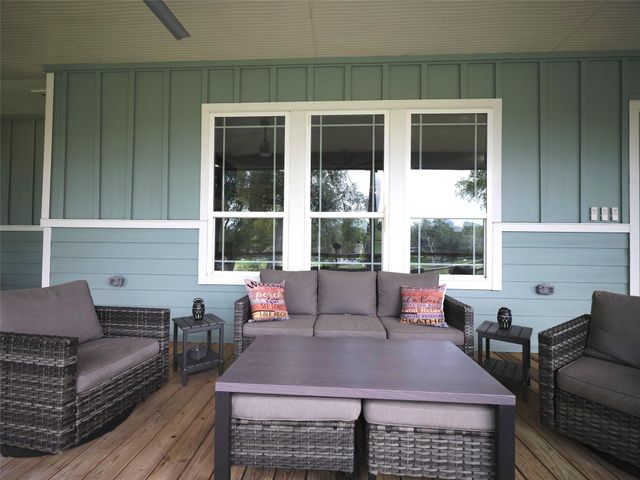 431 Private Road 652, Sargent, TX 77414