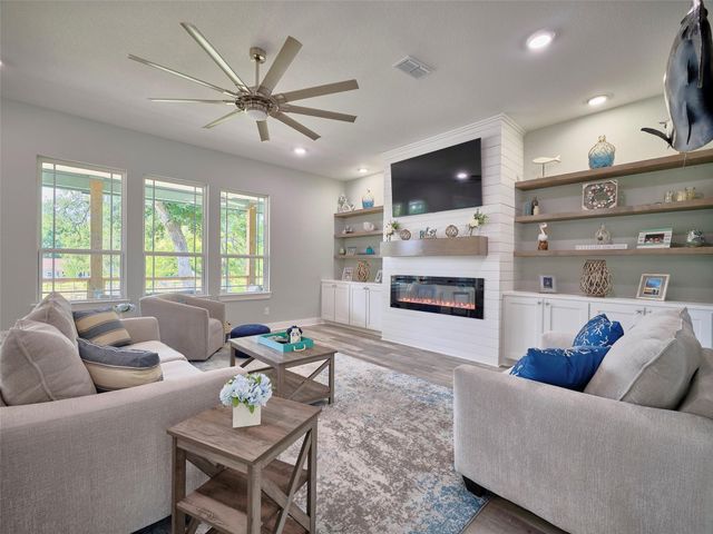 431 Private Road 652, Sargent, TX 77414