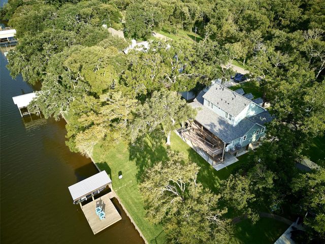 431 Private Road 652, Sargent, TX 77414