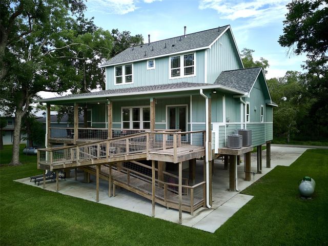 431 Private Road 652, Sargent, TX 77414