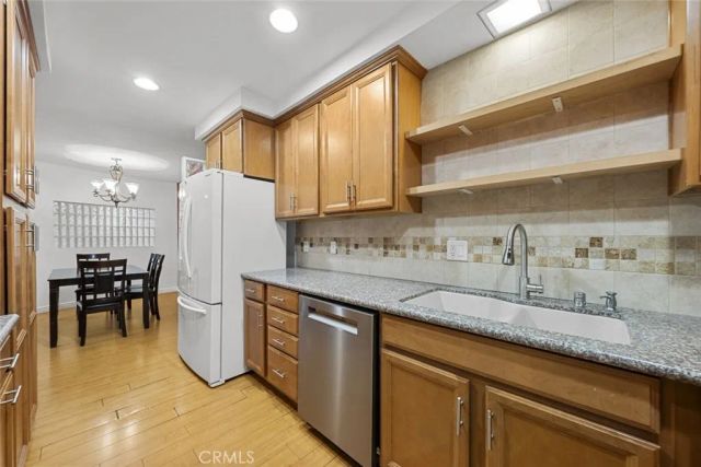4445 Cartwright Avenue 106, Toluca Lake, CA 91602