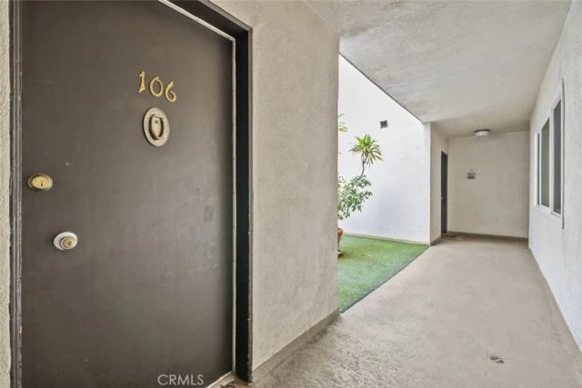 4445 Cartwright Avenue 106, Toluca Lake, CA 91602