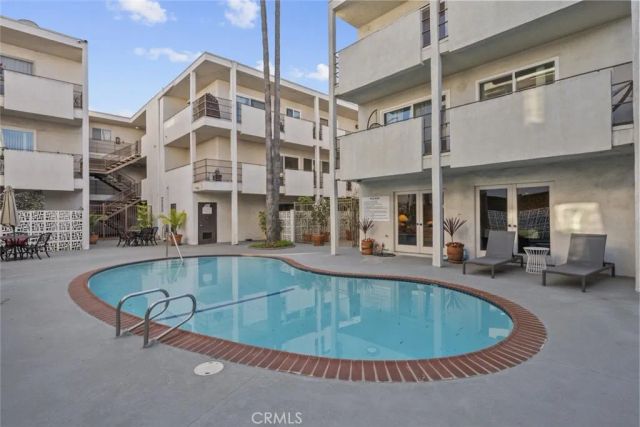 4445 Cartwright Avenue 106, Toluca Lake, CA 91602