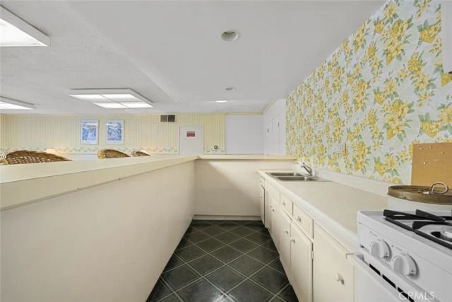 4445 Cartwright Avenue 106, Toluca Lake, CA 91602