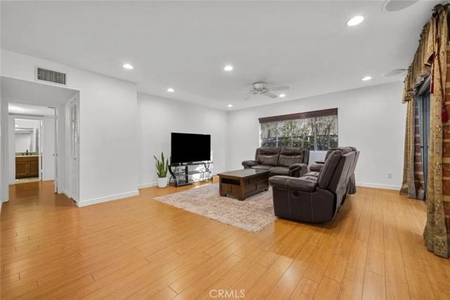 4445 Cartwright Avenue 106, Toluca Lake, CA 91602