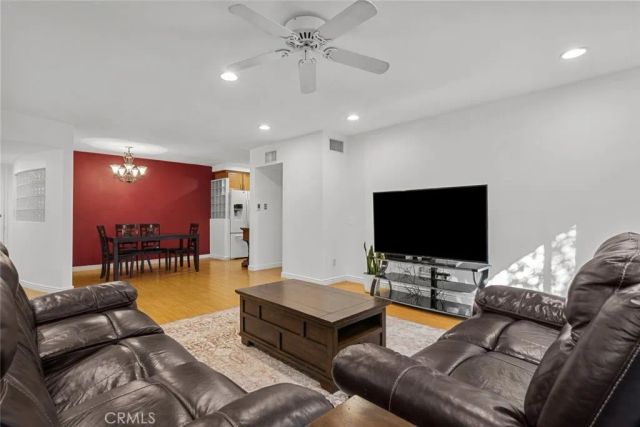 4445 Cartwright Avenue 106, Toluca Lake, CA 91602