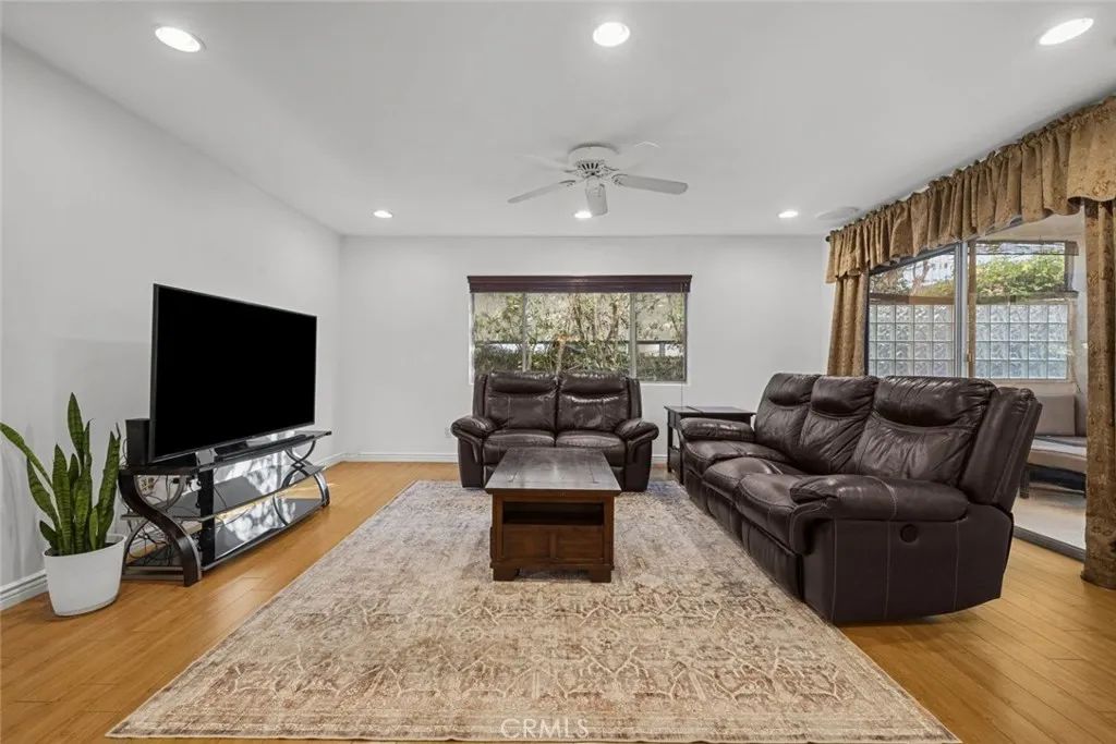 4445 Cartwright Avenue 106, Toluca Lake, CA 91602