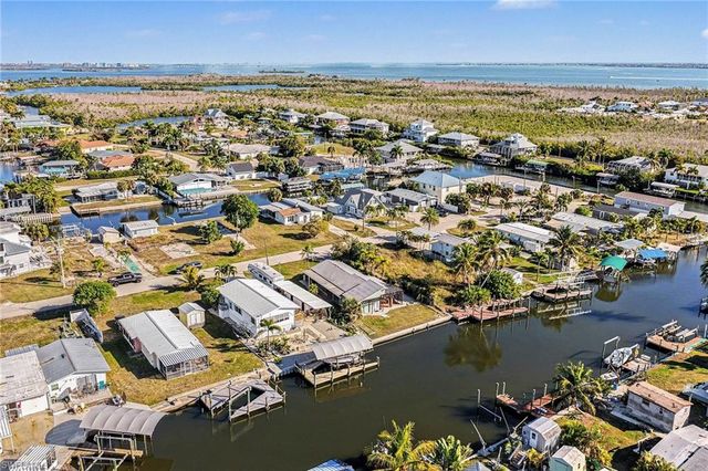 2753 N Ibis CT, St. James City, FL 33956