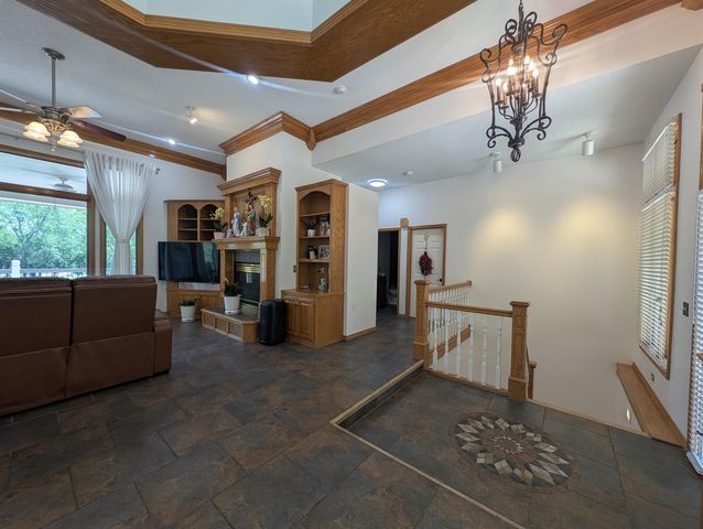 8253 E Oxford Ct, Wichita, KS 67226