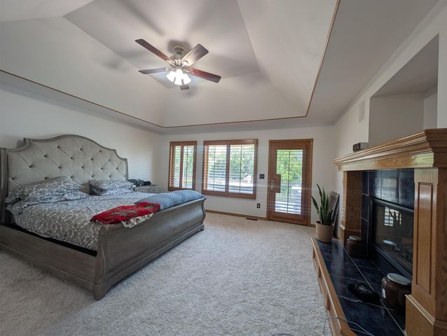 8253 E Oxford Ct, Wichita, KS 67226