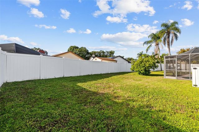 6713 LEEWARD ISLE WAY, Tampa, FL 33615