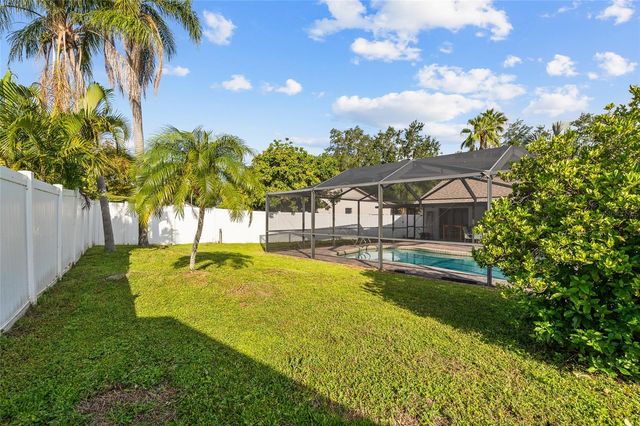 6713 LEEWARD ISLE WAY, Tampa, FL 33615