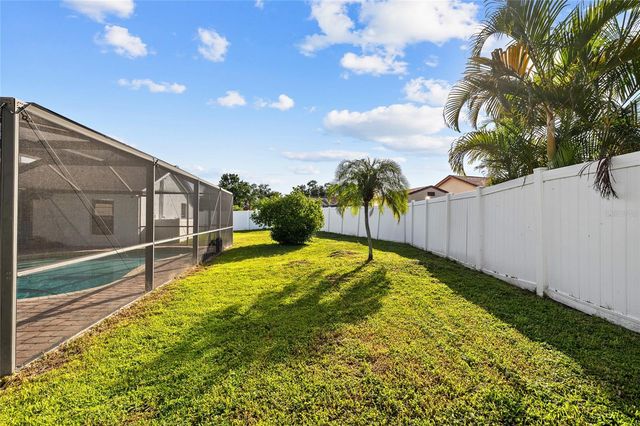 6713 LEEWARD ISLE WAY, Tampa, FL 33615