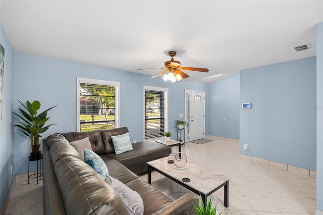 6713 LEEWARD ISLE WAY, Tampa, FL 33615