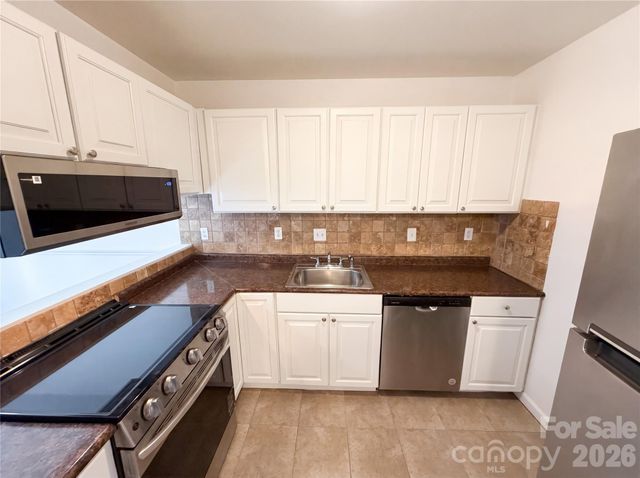 1625 Merry Oaks Road D, Charlotte, NC 28205