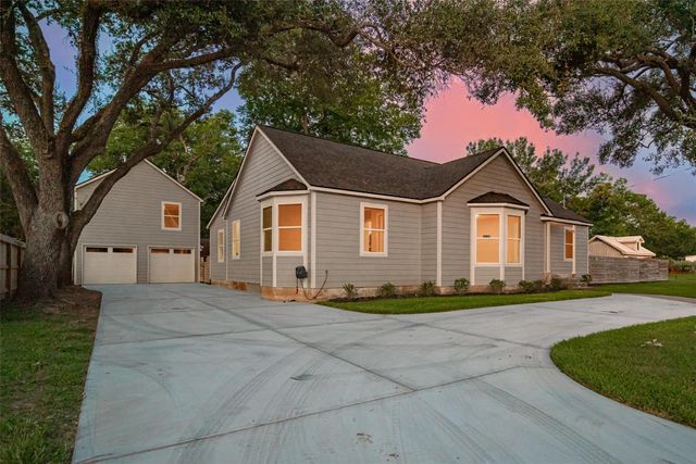 723 N Meyer Street, Sealy, TX 77474