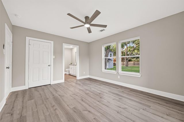 723 N Meyer Street, Sealy, TX 77474