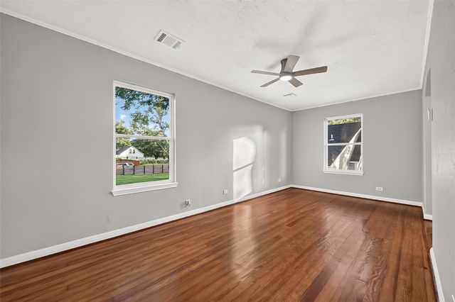 723 N Meyer Street, Sealy, TX 77474