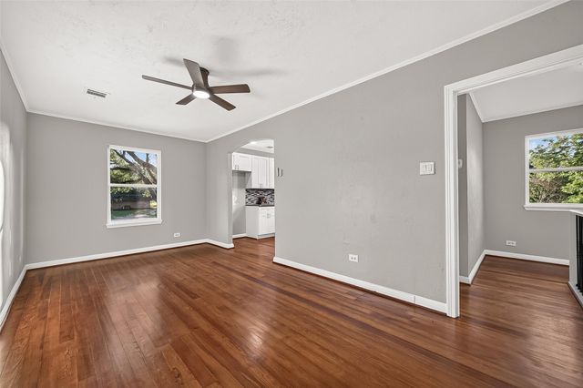 723 N Meyer Street, Sealy, TX 77474