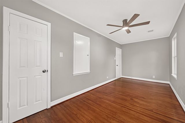 723 N Meyer Street, Sealy, TX 77474