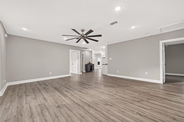 723 N Meyer Street, Sealy, TX 77474