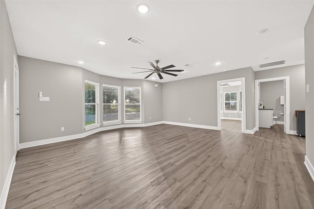 723 N Meyer Street, Sealy, TX 77474